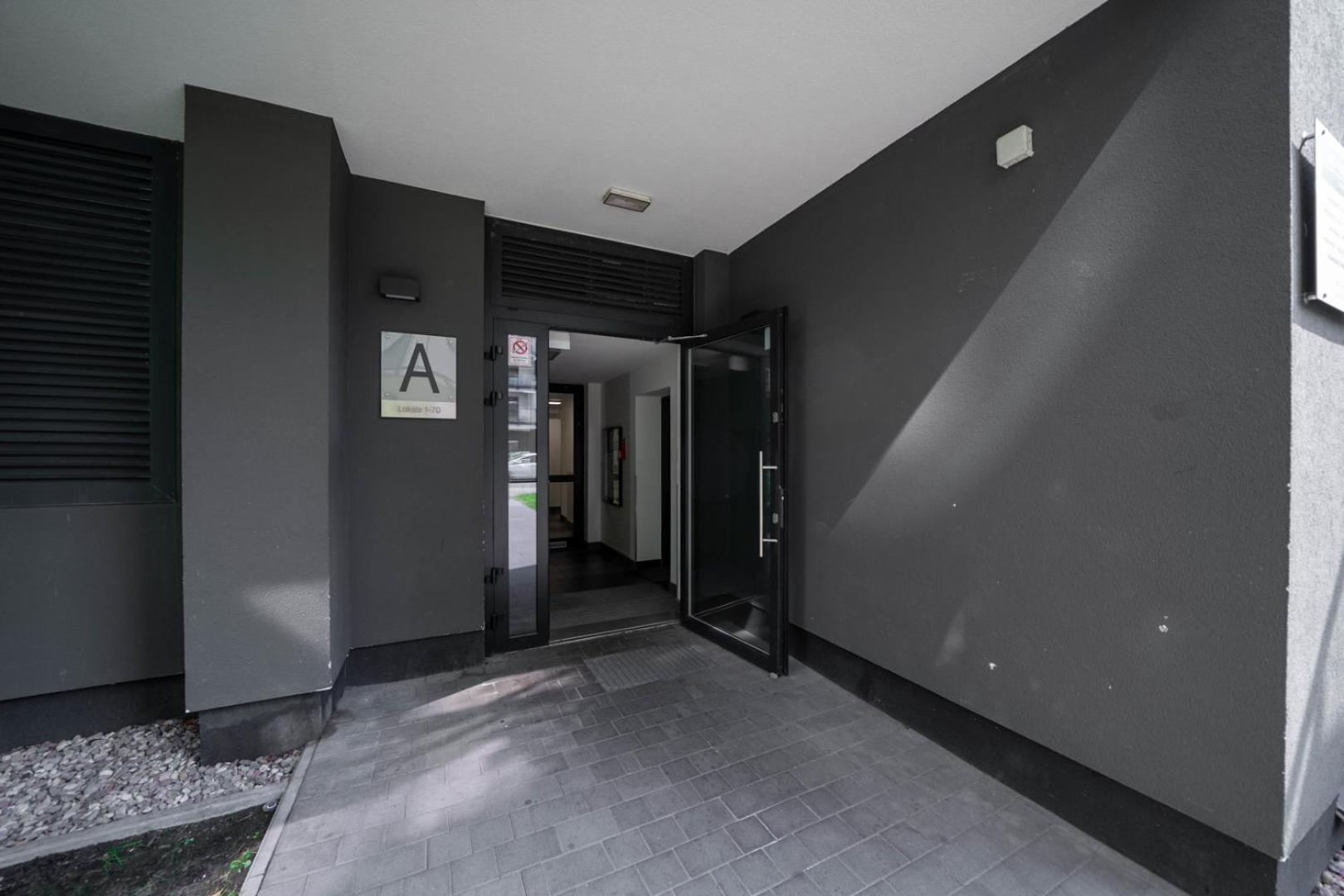 Skierniewicka Apt - Parking, Workspace, Balcony - By Rentujemy Varsovie Extérieur photo